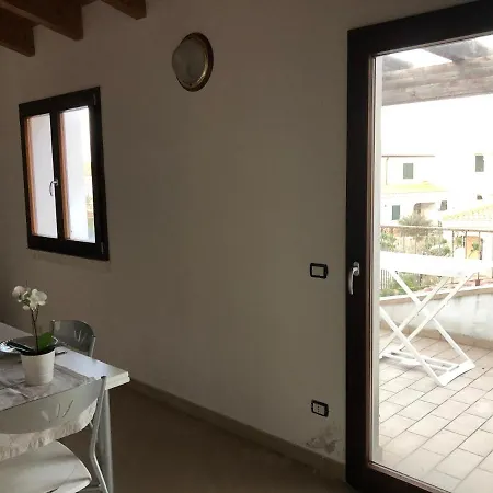 Bilocale Con Terrazza * בודוני